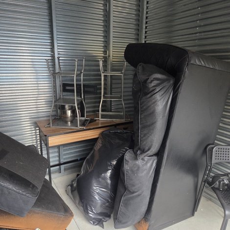 10 x 10 storage unit in Framingham, MA