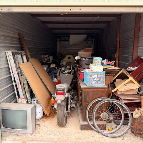 10 x 30 storage unit in McKeesport, PA
