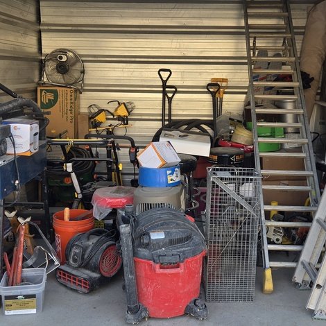 10 x 10 storage unit in N Fargo, ND