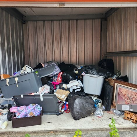 10 x 10 storage unit in West Monson, MA