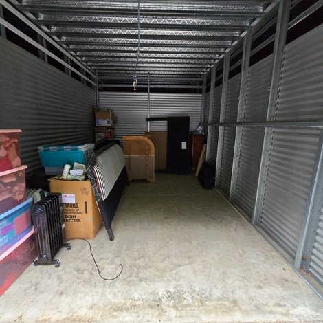 10 x 15 storage unit in Johnston, RI