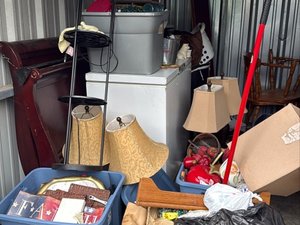 10 x 10 storage unit in Austin, IN