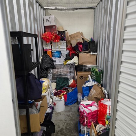 5 x 10 storage unit in Waltham, MA