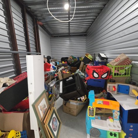 10 x 20 storage unit in Tewksbury, MA