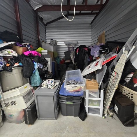 10 x 15 storage unit in Tewksbury, MA