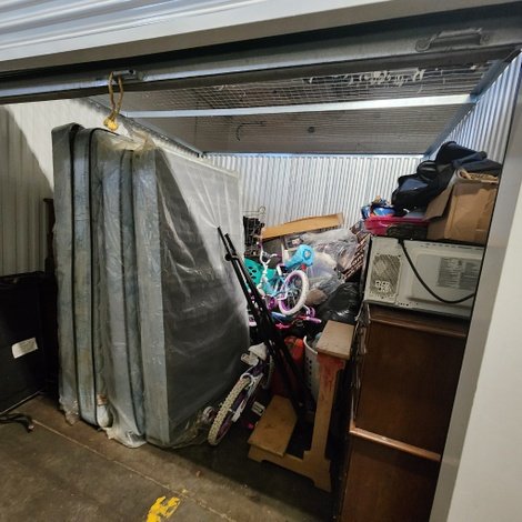 10 x 10 storage unit in Springfield, MA