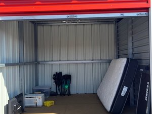 10 x 10 unit in Florence