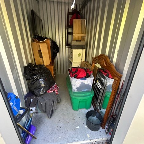 5 x 10 storage unit in Unknown, NC