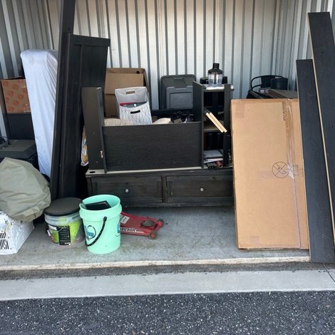 10 x 10 storage unit in Sophia, NC