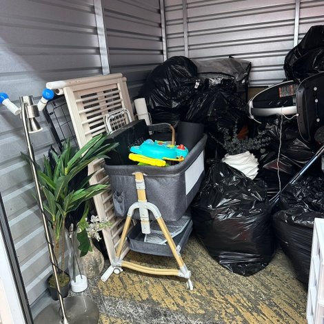 10 x 10 storage unit in Unknown, IL