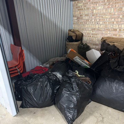 10 x 12 storage unit in Melrose Park, IL