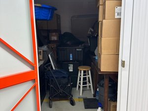 10 x 10 unit in Des Plaines