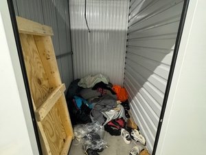 5 x 8 storage unit in Salem, NH