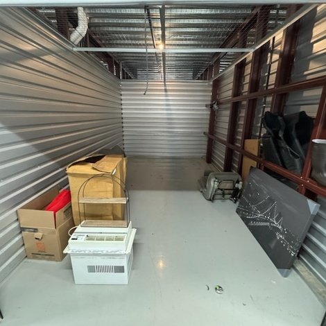 10 x 18 storage unit in Salem, NH