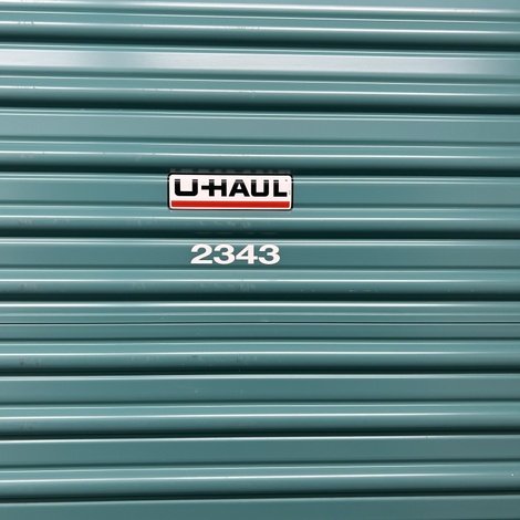 10 x 10 storage unit in Oakland, CA