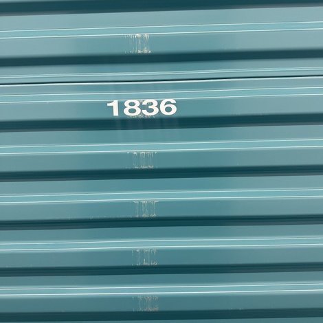 10 x 20 storage unit in Oakland, CA