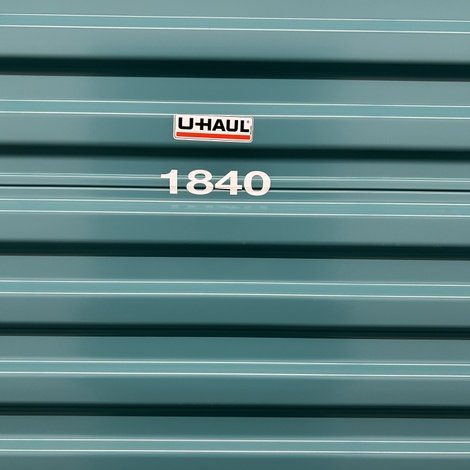 10 x 10 storage unit in Oakland, CA