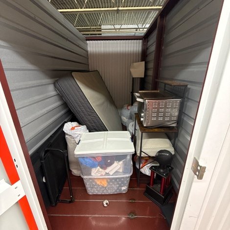 5 x 10 storage unit in Nashville, TN