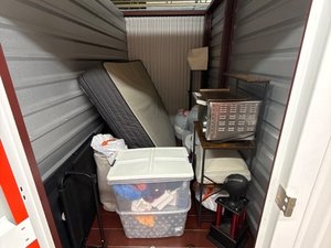 5 x 10 storage unit in Nashville, TN