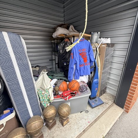 10 x 10 storage unit in Murfreesboro, TN