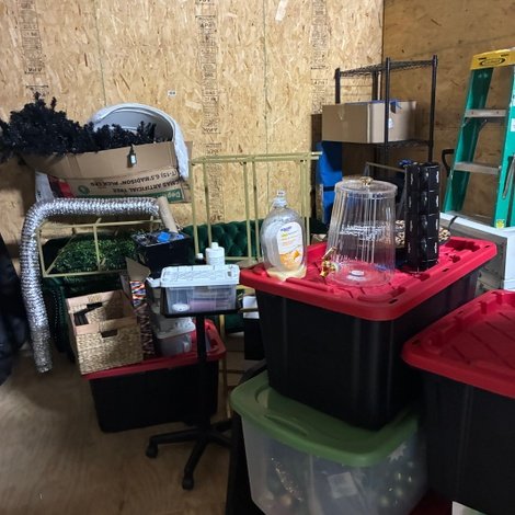 12 x 10 storage unit in Unknown, WI