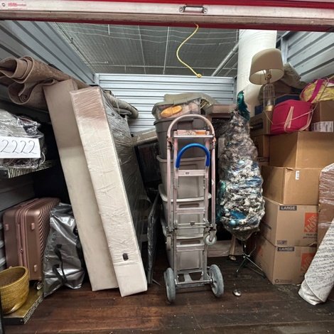 10 x 10 storage unit in Yonkers, NY