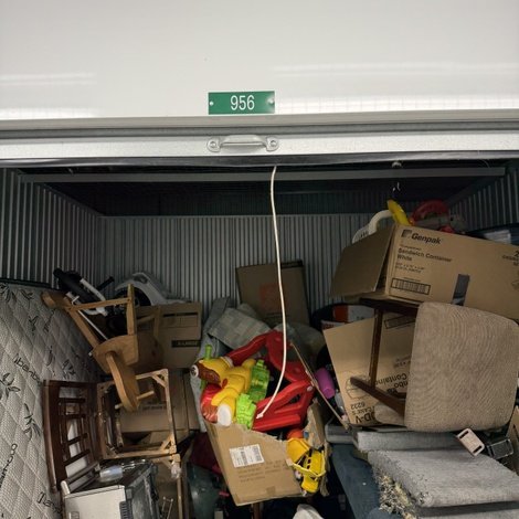 10 x 10 storage unit in Worcester, MA