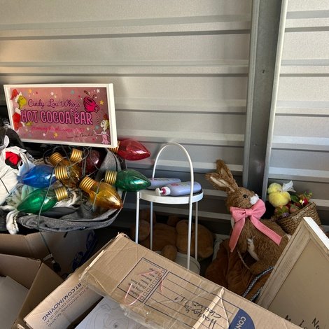 25 x 10 storage unit in Victorville, CA