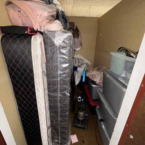 5 x 7 storage unit in Fontana, CA