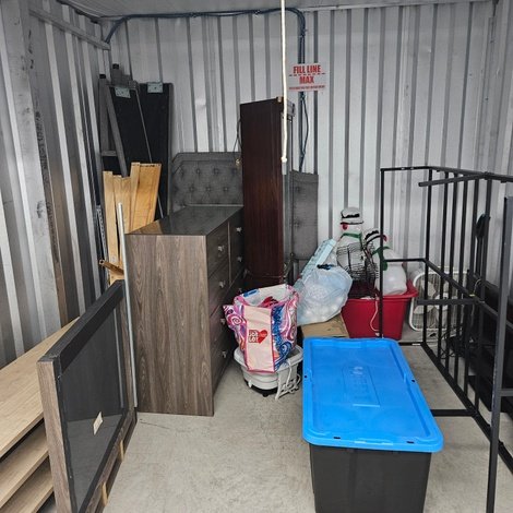 10 x 10 storage unit in Kingston, MA