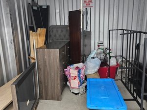 10 x 10 storage unit in Kingston, MA