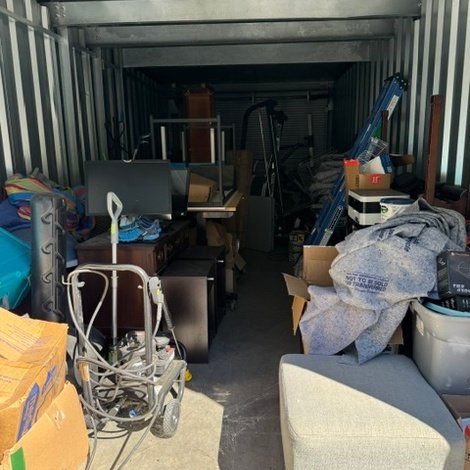 10 x 25 storage unit in Hendersonville, NC