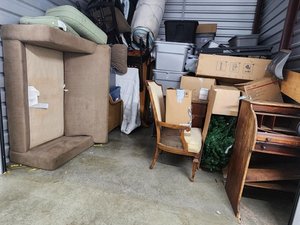 10 x 10 storage unit in Oxford, MA