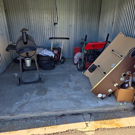 10 x 10 storage unit in Tyngsboro, MA