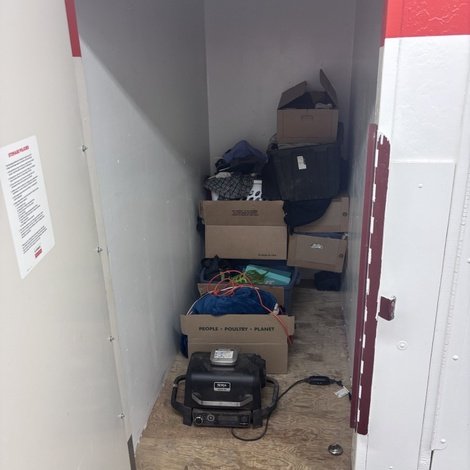 4 x 8 storage unit in Ukiah, CA