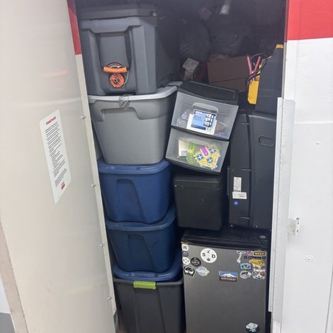 4 x 8 storage unit in Ukiah, CA