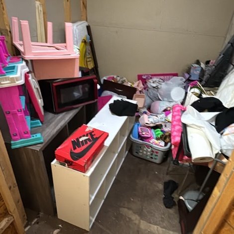 7 x 8 storage unit in Albany, NY