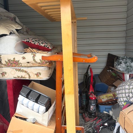 10 x 10 storage unit in Lincoln, NE