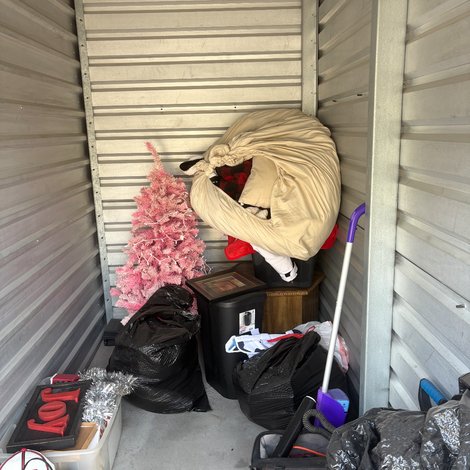 5 x 10 storage unit in Lincoln, NE