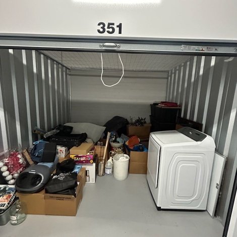 10 x 10 storage unit in Newton Grove, NC