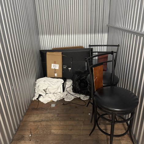 5 x 10 storage unit in Worcester, MA