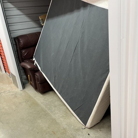 10 x 10 storage unit in Carlsbad, NM