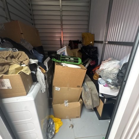 6 x 10 storage unit in Blvd Sacramento, CA
