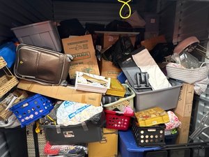 10 x 10 unit in Blvd Sacramento