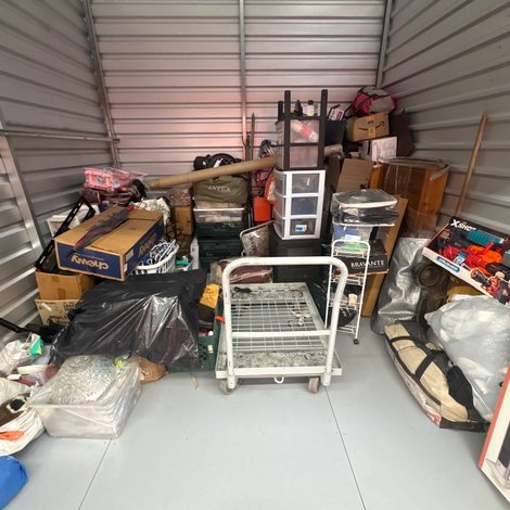10 x 10 storage unit in Blvd Sacramento, CA