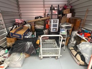 10 x 10 unit in Blvd Sacramento
