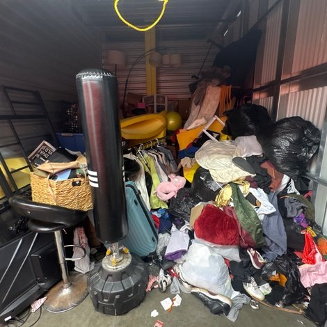 10 x 15 storage unit in Blvd Sacramento, CA