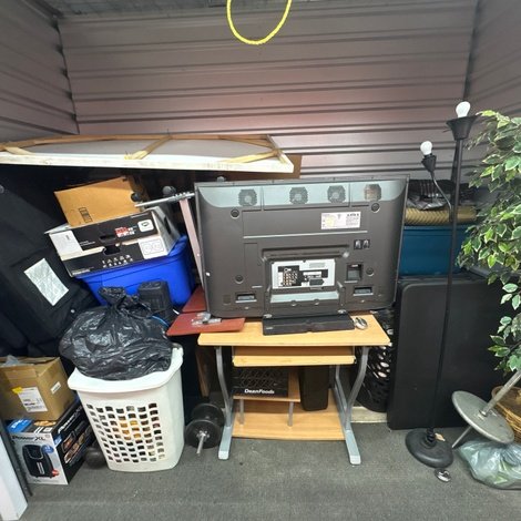 10 x 5 storage unit in Roseville, CA