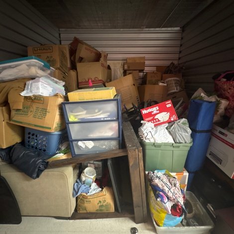 10 x 10 storage unit in Roseville, CA