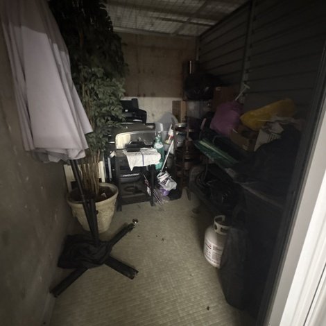 8 x 12 storage unit in Roseville, CA